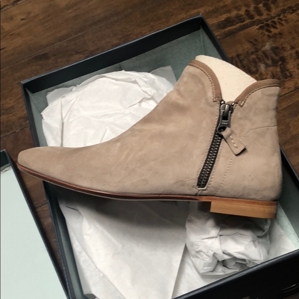 Bernardo Frankie Booties - Sz 5.5 - Taupe Suede